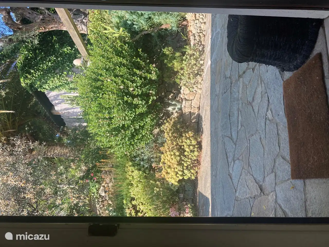 vue de la porte principale