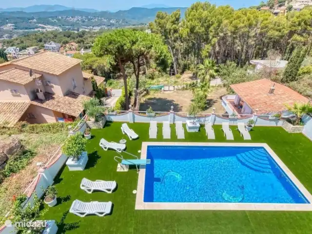CostaCabana - Villa Maribel | Espagne, Costa Brava, Lloret de Mar - villa Villa parfaite pour un groupe d'amis ou plusieurs familles, proche du centre et de la plage !