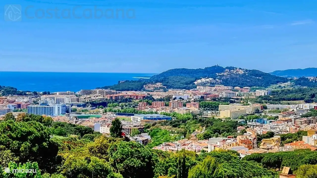 Villa parfaite pour un groupe d'amis ou plusieurs familles, proche du centre et de la plage !