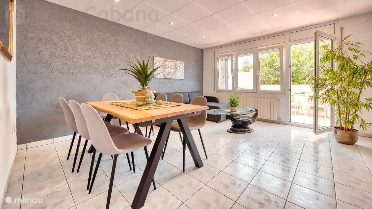 Villa parfaite pour un groupe d'amis ou plusieurs familles, proche du centre et de la plage !