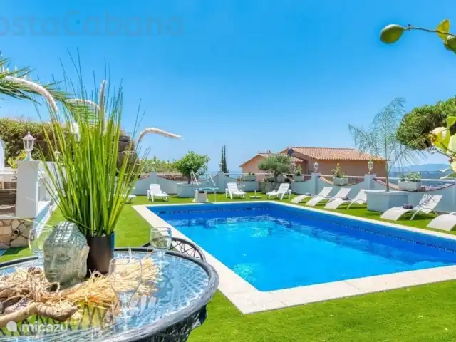 CostaCabana - Villa Maribel | Espagne, Costa Brava, Lloret de Mar - villa Villa parfaite pour un groupe d'amis ou plusieurs familles, proche du centre et de la plage !