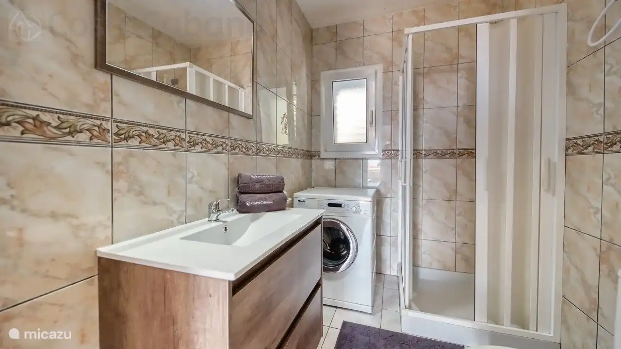 Villa parfaite pour un groupe d'amis ou plusieurs familles, proche du centre et de la plage !