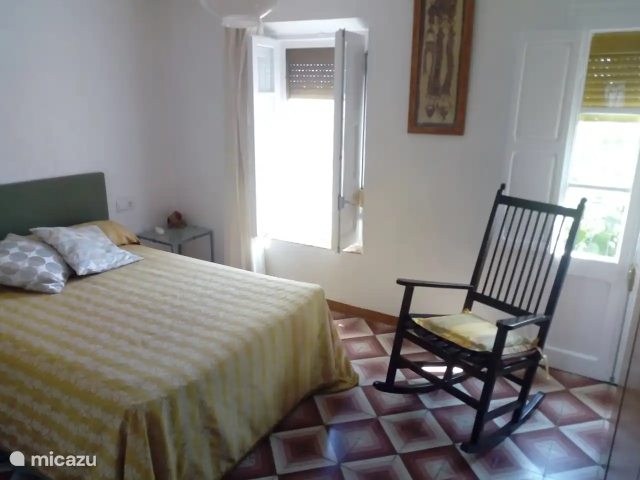 Room at the front of the house, 1st floor.