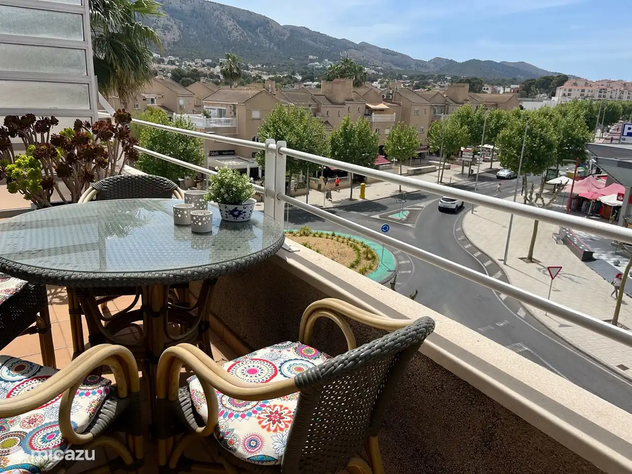 Mooi uitzicht vanaf het balkon.