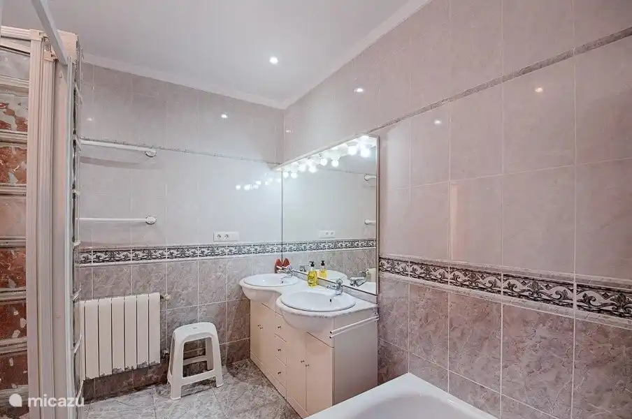 Badezimmer Hauptschlafzimmer