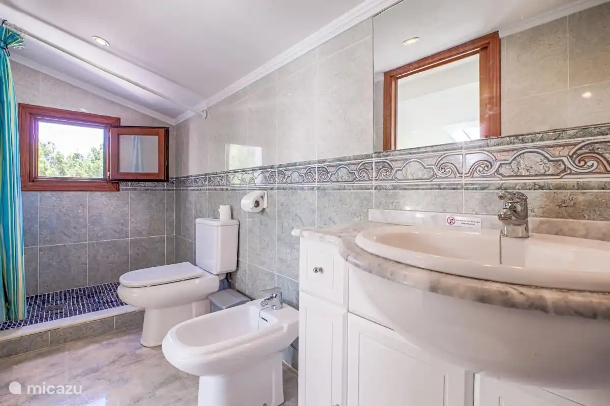 Badezimmer Hauptschlafzimmer im Obergeschoss