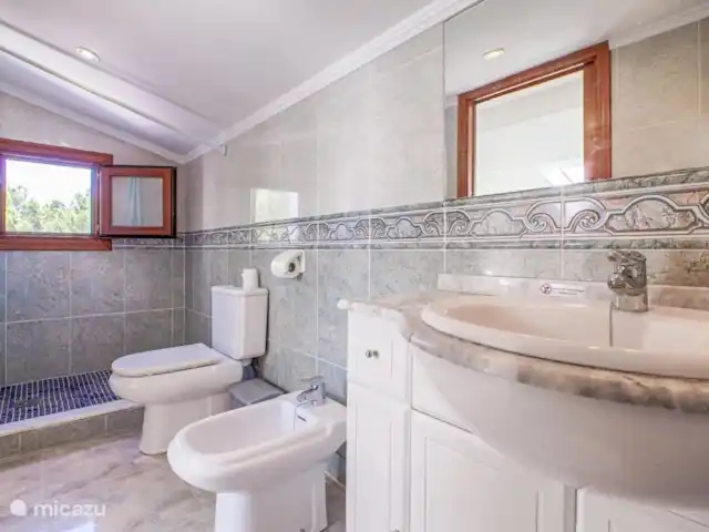 Finca Nuestro Nido | Espagne, Costa Blanca, Moraira - finca salle de bain Chambre des maîtres à l'étage