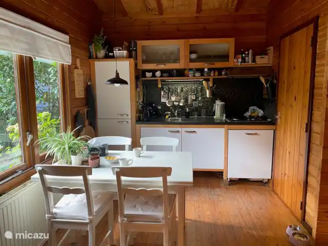 Marguerite | Pays-Bas, Overijssel, Nutter - bungalow Open space avec cuisine ouverte avec micro-ondes combiné et réfrigérateur-congélateur