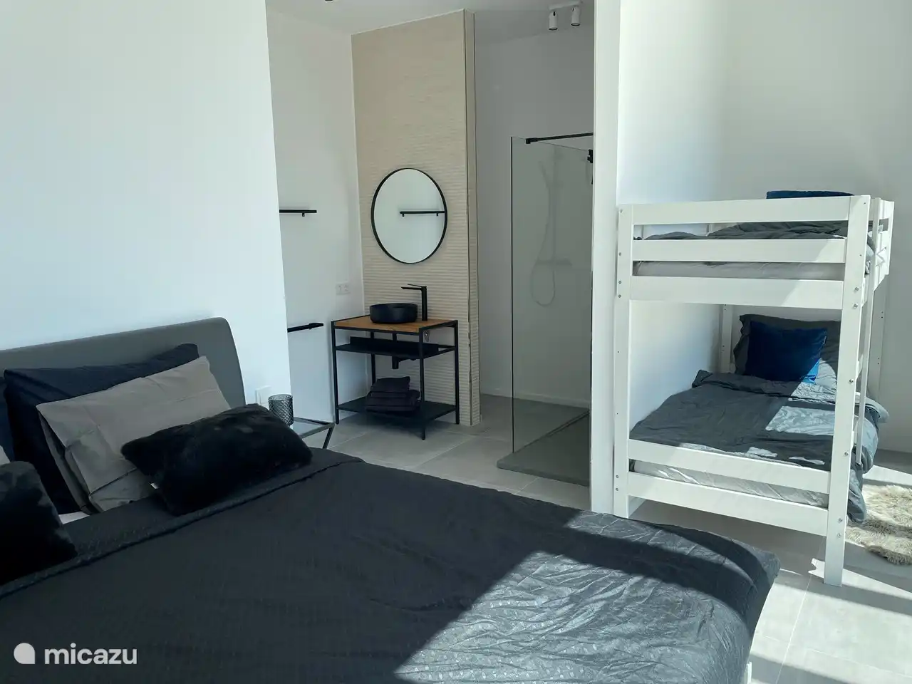 Schlafzimmer 1 (Familienzimmer)