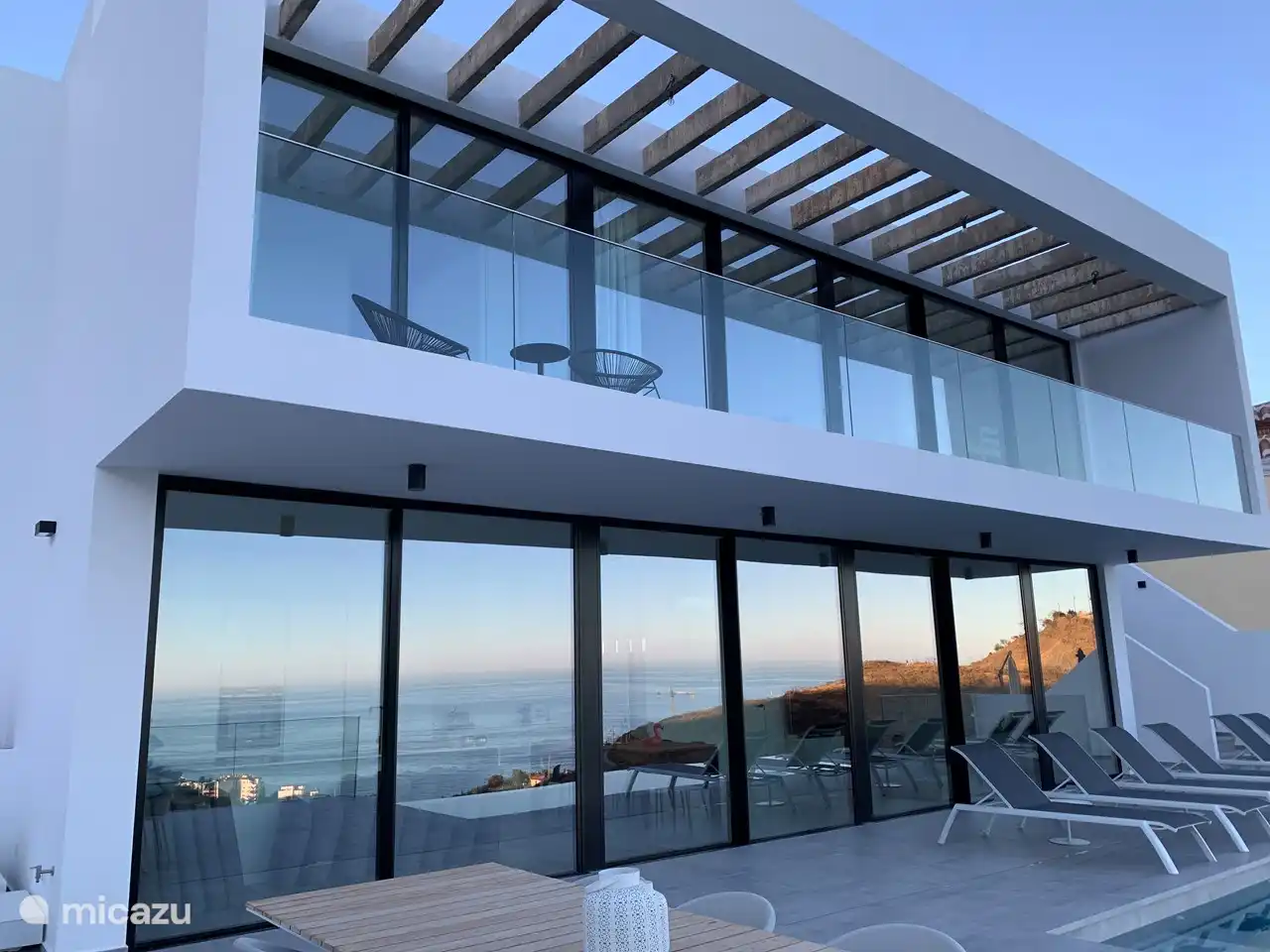 Abendfoto ... schöner Sonnenschein über dem Meer