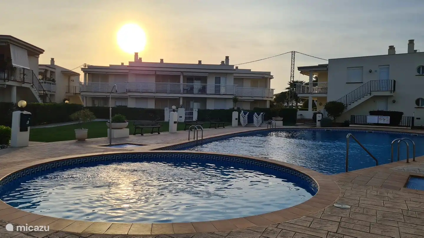 La piscina al atardecer