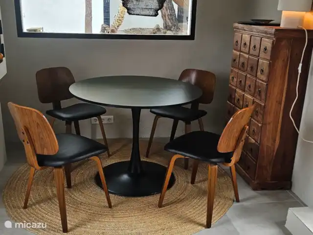Finca Essenza | Espagne, Andalousie, Colmenar - maison de vacances Table à manger dans la cuisine pour 4 personnes