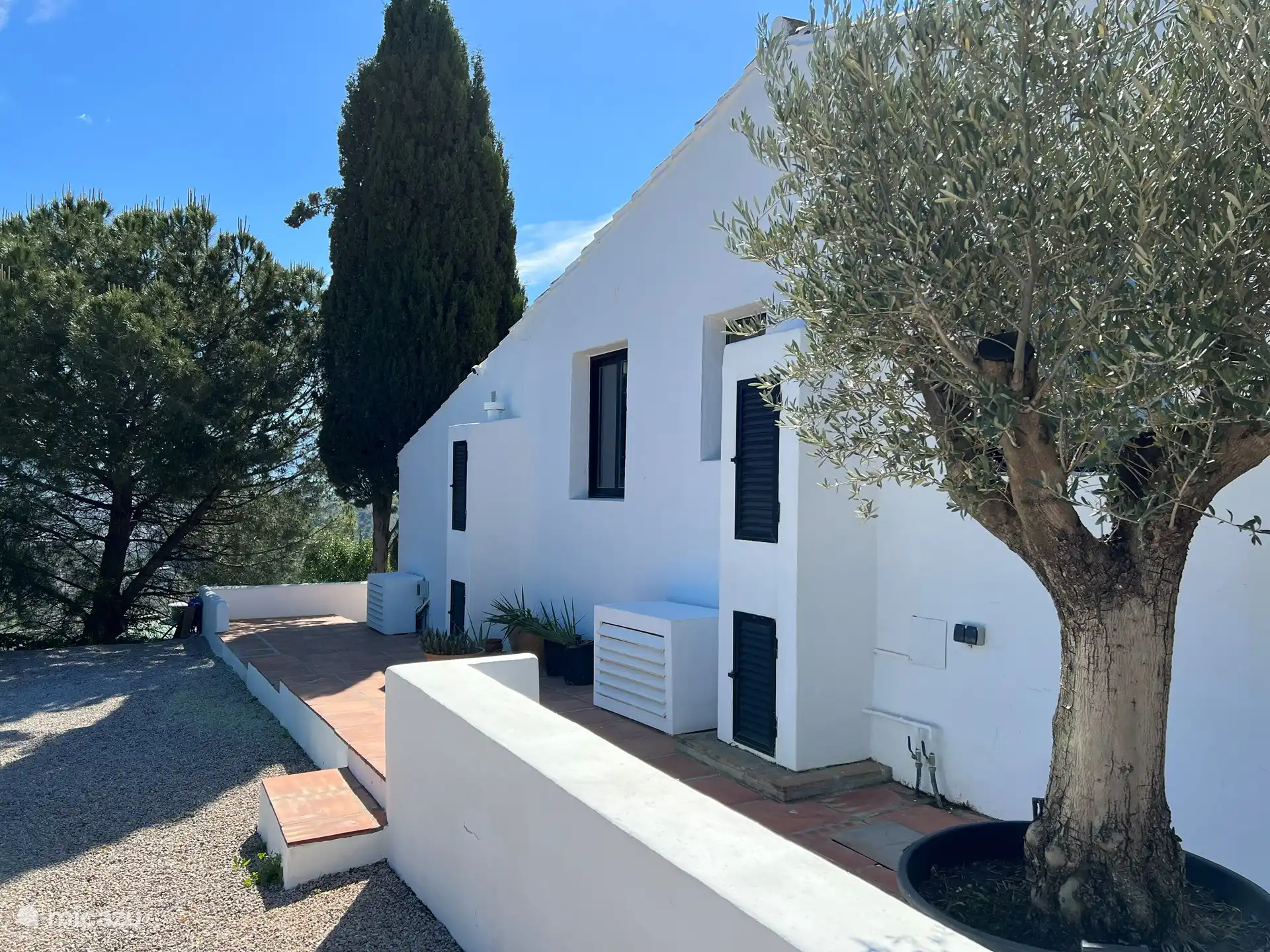 Parkplatz vor dem Haus 