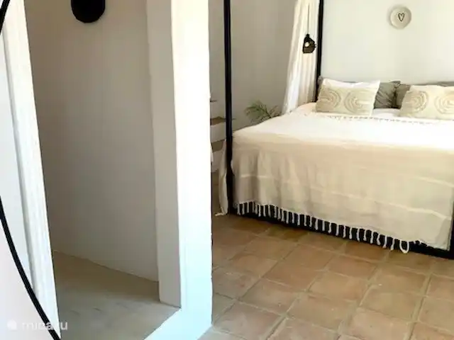 Finca Essenza | Espagne, Andalousie, Colmenar - maison de vacances Chambre parentale avec douche et WC privatifs