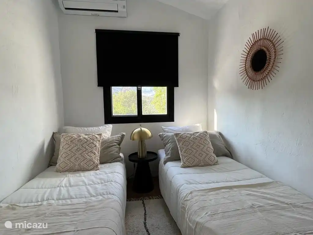 Schlafzimmer 2, Foto Schlafzimmer 3 (mit 2 Einzelbetten) werden folgen. Ist etwas größer und hat 2 Fenster