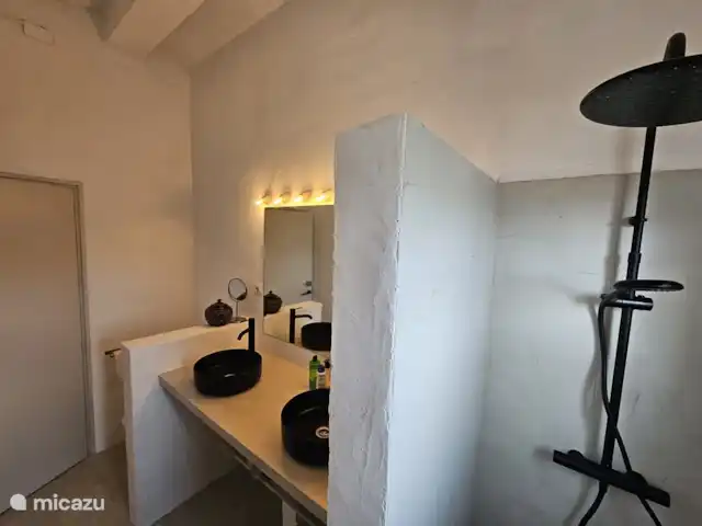 Finca Essenza | Espagne, Andalousie, Colmenar - maison de vacances Salle de bain pour les chambres 2 et 3.