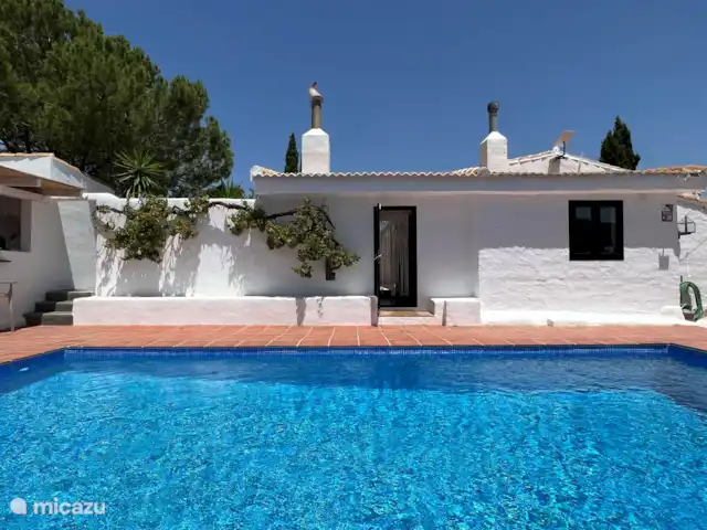 Finca Essenza | Espagne, Andalousie, Colmenar - maison de vacances Belle piscine spacieuse est située à côté de la maison