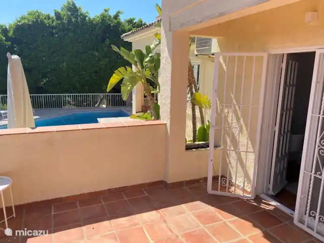 villa en España, Costa Blanca, Altea – Villa Elistha terraza privada fuera del dormitorio