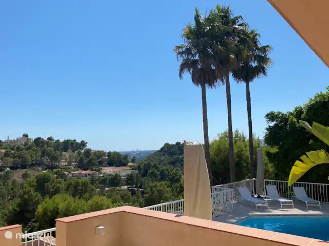 villa en España, Costa Blanca, Altea – Villa Elistha Vista desde la terraza privada al dormitorio