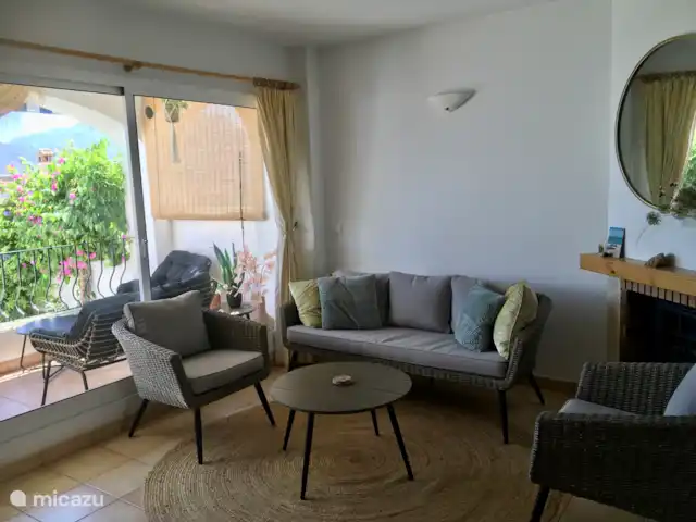Vakantiehuis Valle del Paraiso huren in Spanje, Costa Blanca, Jalón - vakantiehuis Grote woonkamer met schuifpuien naar de patio
