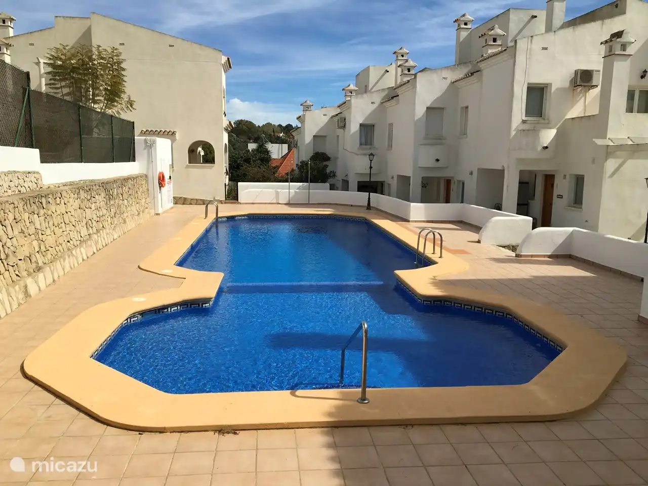 Gro&#223;es Schwimmbad