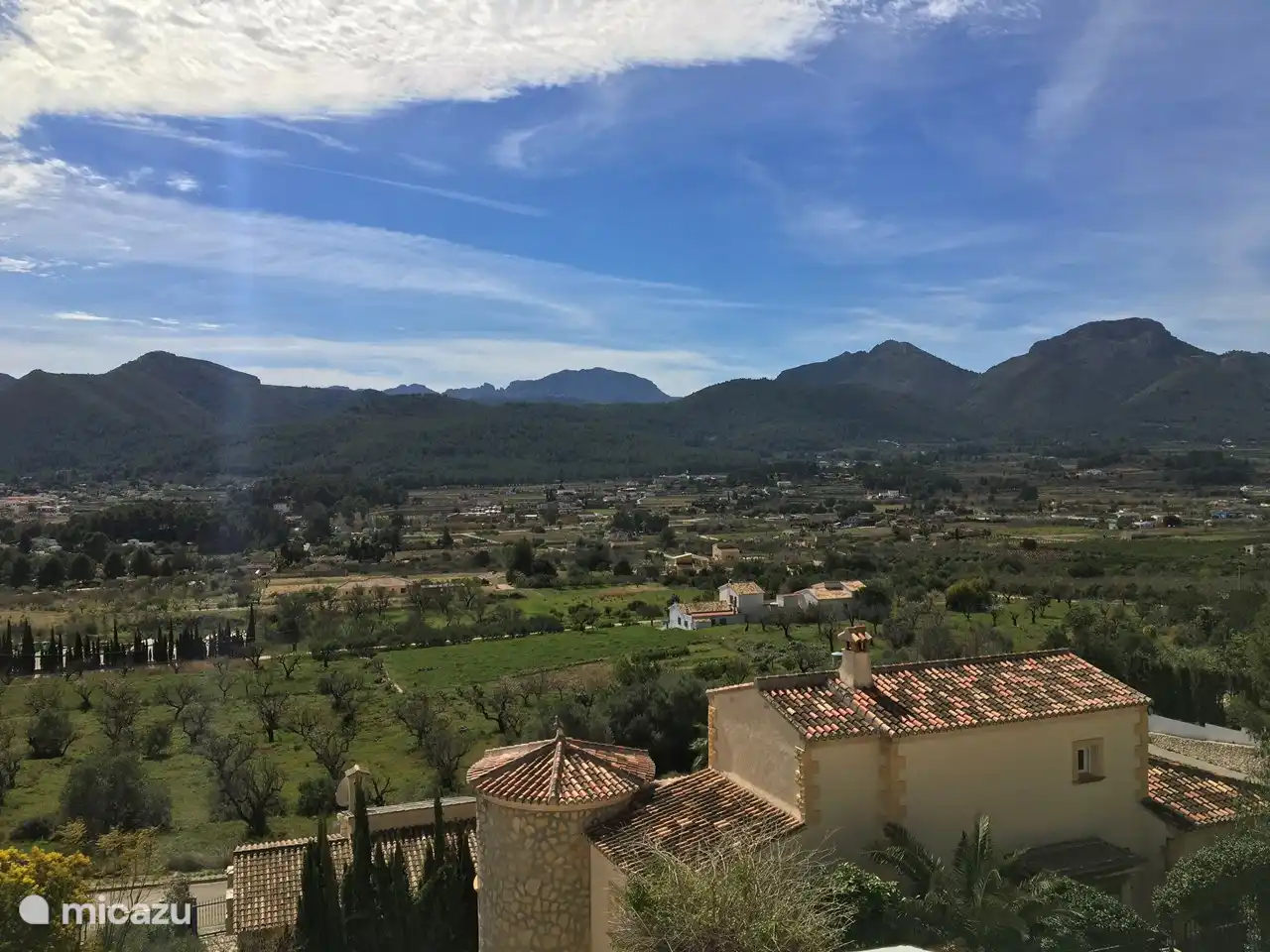 Blick auf die Berge und das Tal