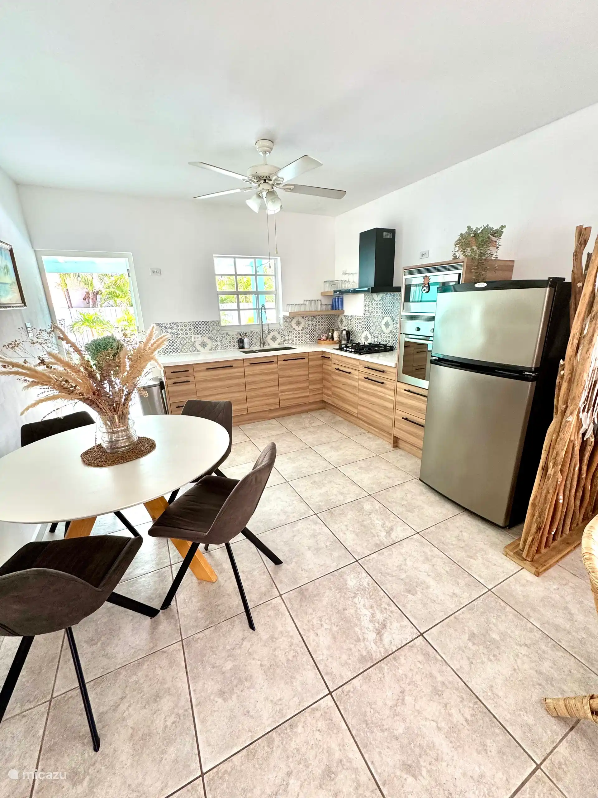 Onze pas gerenoveerde  keuken met alle gemakken voorzien om een heerlijke maaltijd te bereiden. 