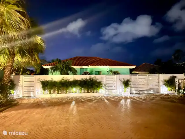 Casa Sunshine Aruba | Aruba, Oranjestad, Oranjestad - maison de vacances Casa Sunshine le soir