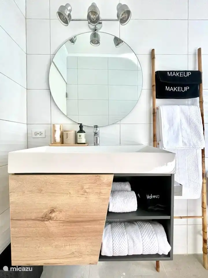 Aloe Vera handzeep, wattenschijfjes en wattenstokjes