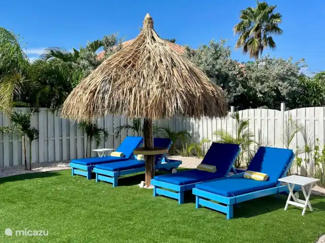 Casa Sunshine Aruba | Aruba, Oranjestad, Oranjestad - maison de vacances Chaises longues sous la palapa