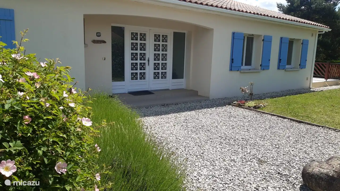 Maison Magnolie in Frankreich, Charente, Écuras - Villa