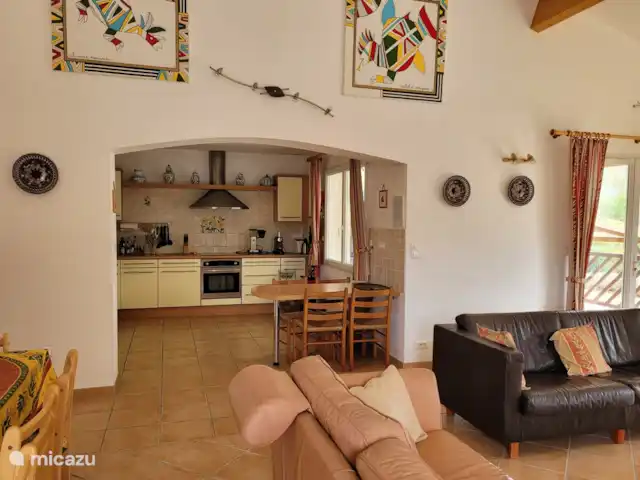 Maison Magnolia | France, Charente, Écuras - villa la cuisine reliée au salon