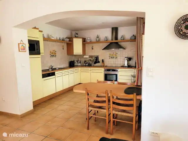 Maison Magnolia | France, Charente, Écuras - villa la cuisine