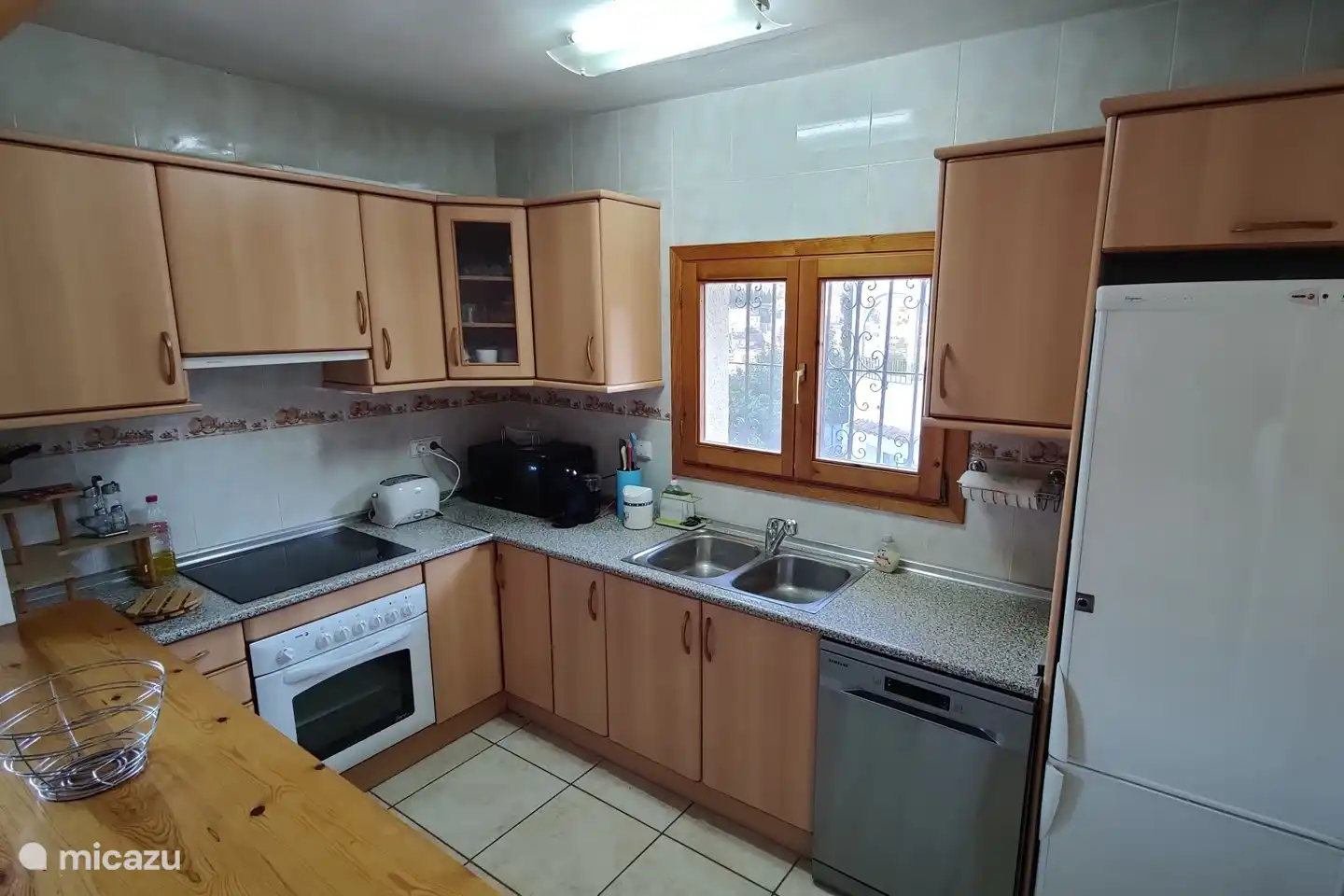 Voll ausgestattete Küche