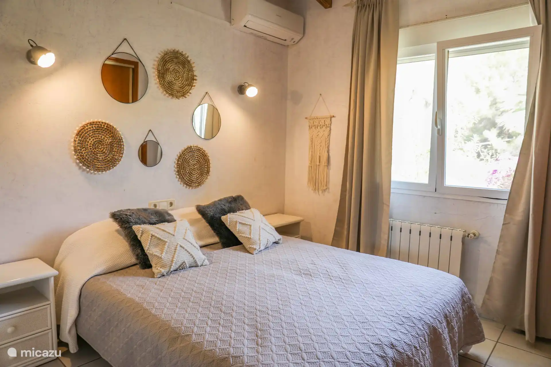 Bedroom with double bed