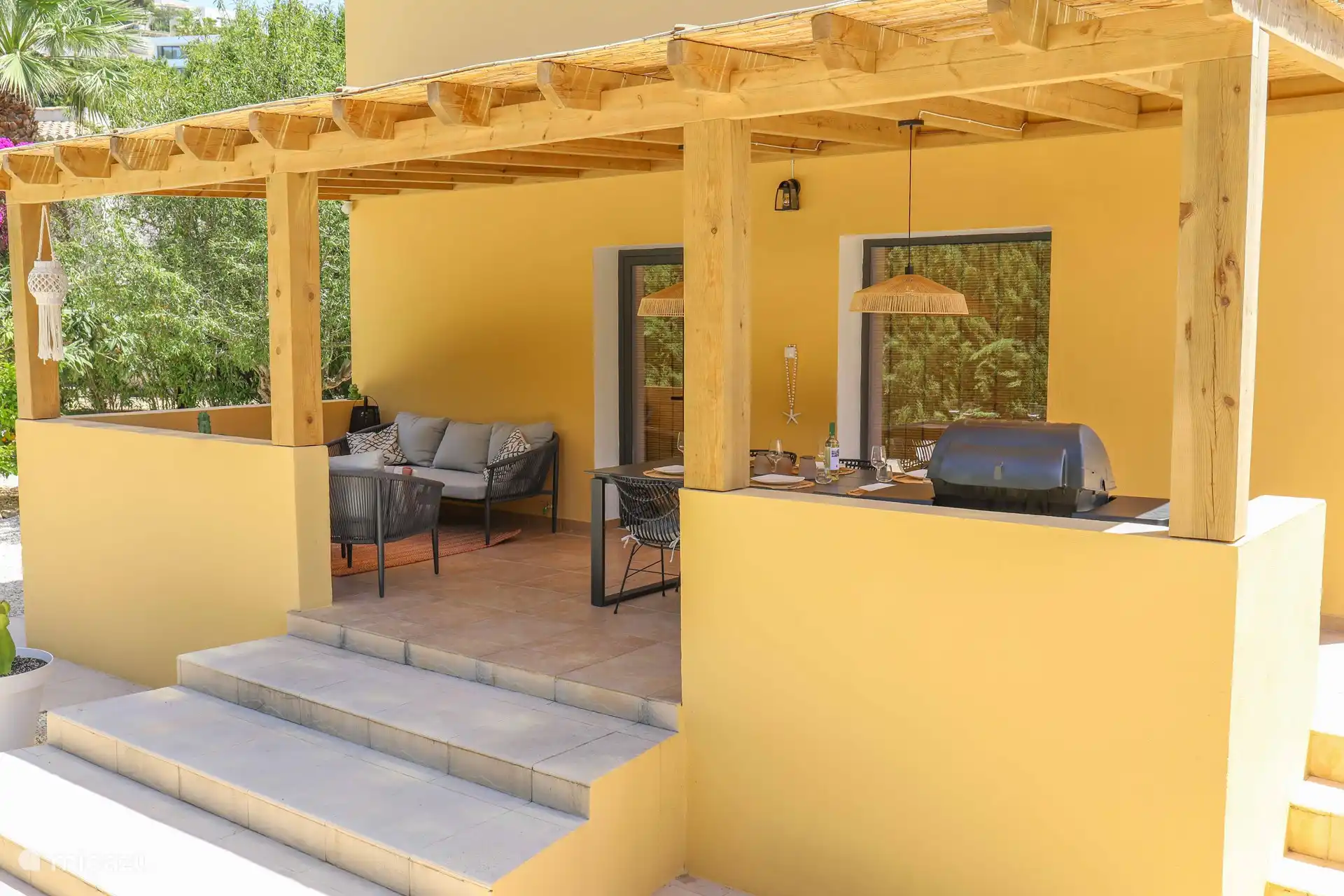 Enjoy a meal here with your travel group