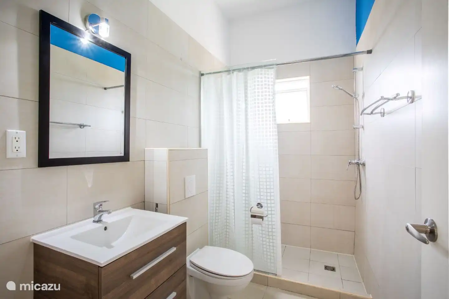 Badezimmer für das gelbe und blaue Zimmer