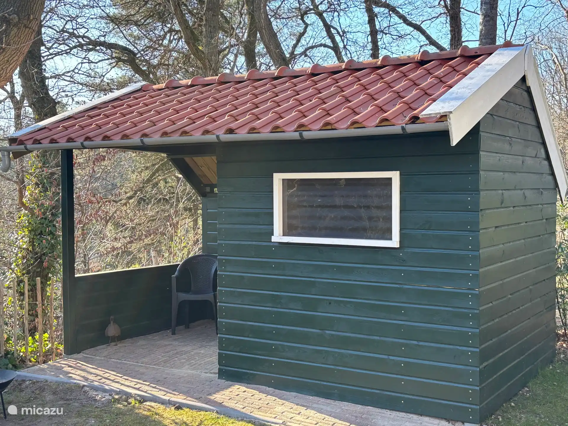 Fahrradschuppen + überdachte Terrasse