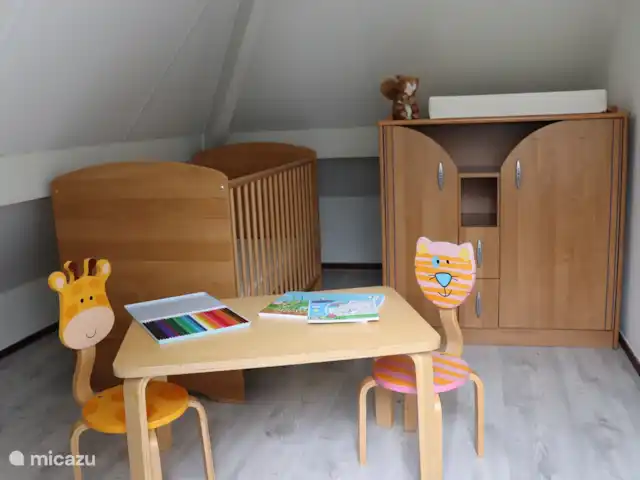 Location de Vacances Pays-Bas, Overijssel, IJhorst, maison de vacances - Les Montagnes Blanches 65 Lit bébé et table à langer.