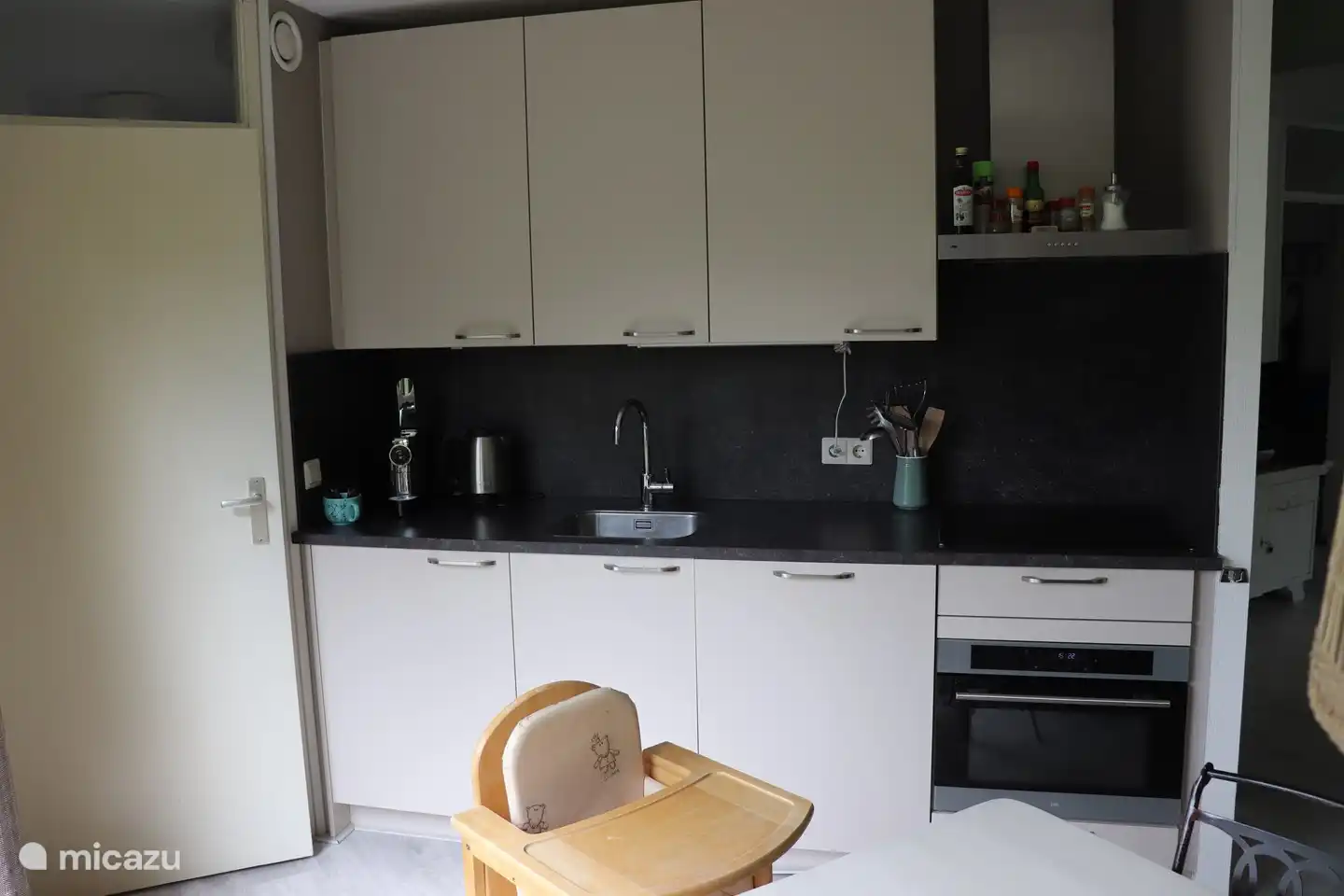 Küche mit allen Annehmlichkeiten.