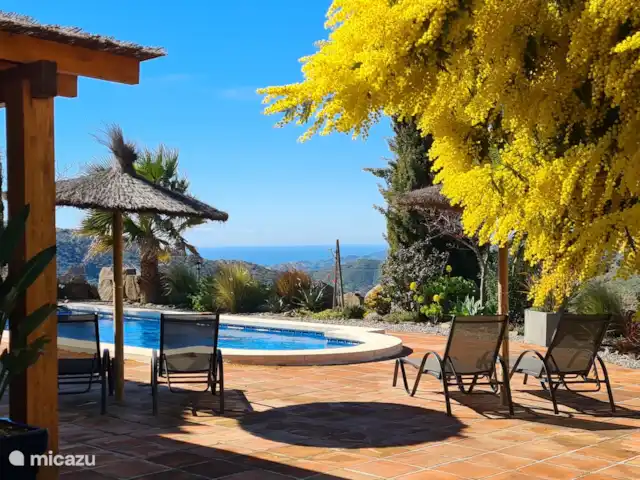 Casa El Mirador en España, Andalucía, Arenas - villa Jardín con piscina climatizada con vistas al mar