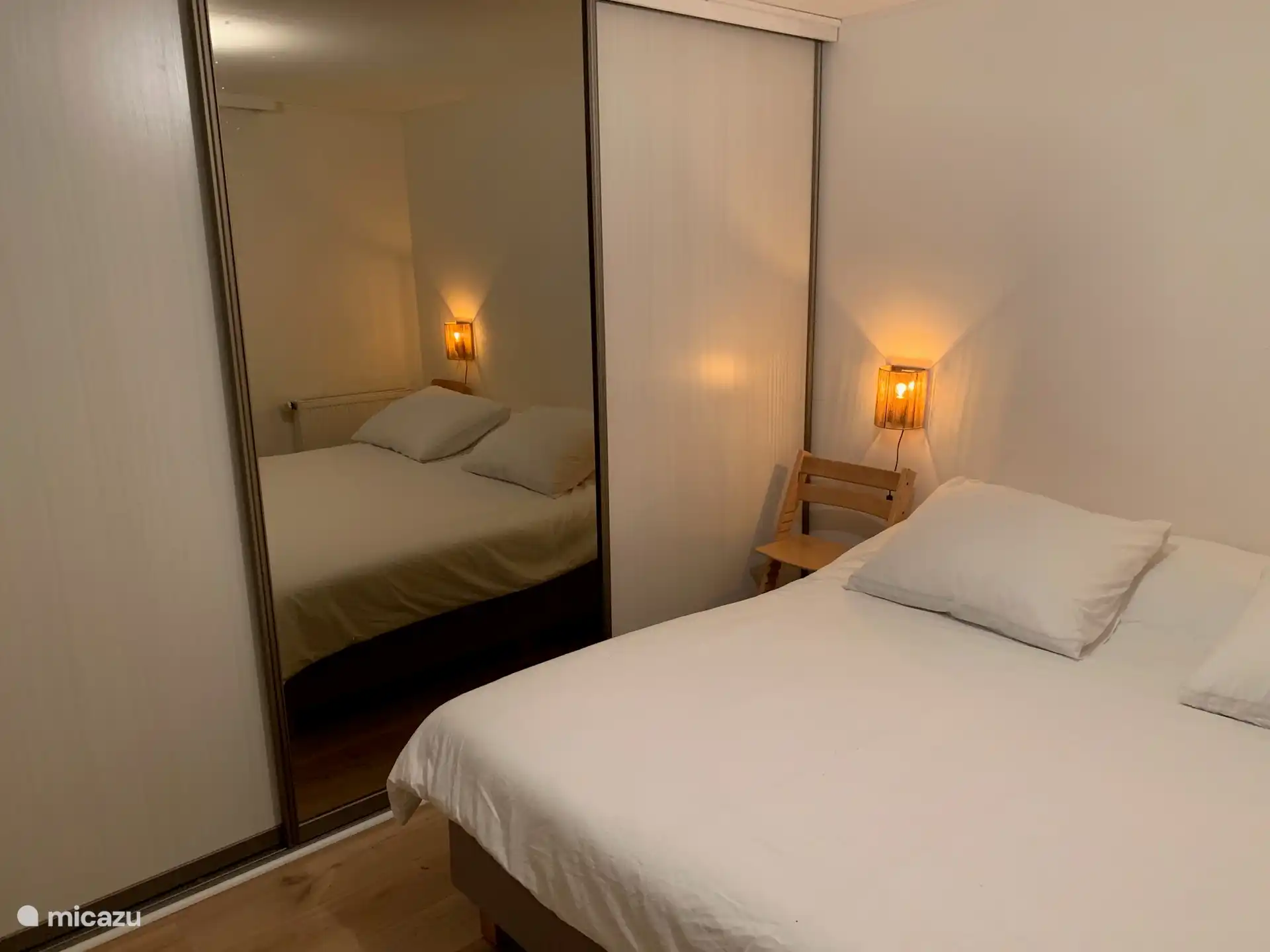 slaapkamer met grote kast