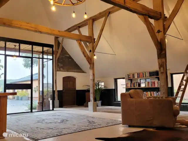 Location de Vacances Pays-Bas, Gueldre, Ruurlo, maison de vacances - Maison de vacances Achterhoek La 'Schoppe' avec un joli coin salon, brochures, magazines, livres et jeux. S'il fait un peu frais dehors, n'hésitez pas à allumer le poêle à granulés.