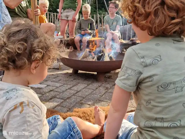 Location de Vacances Pays-Bas, Gueldre, Ruurlo, maison de vacances - Maison de vacances Achterhoek Nous allumons régulièrement le feu de camp. Vous êtes invités à nous rejoindre.