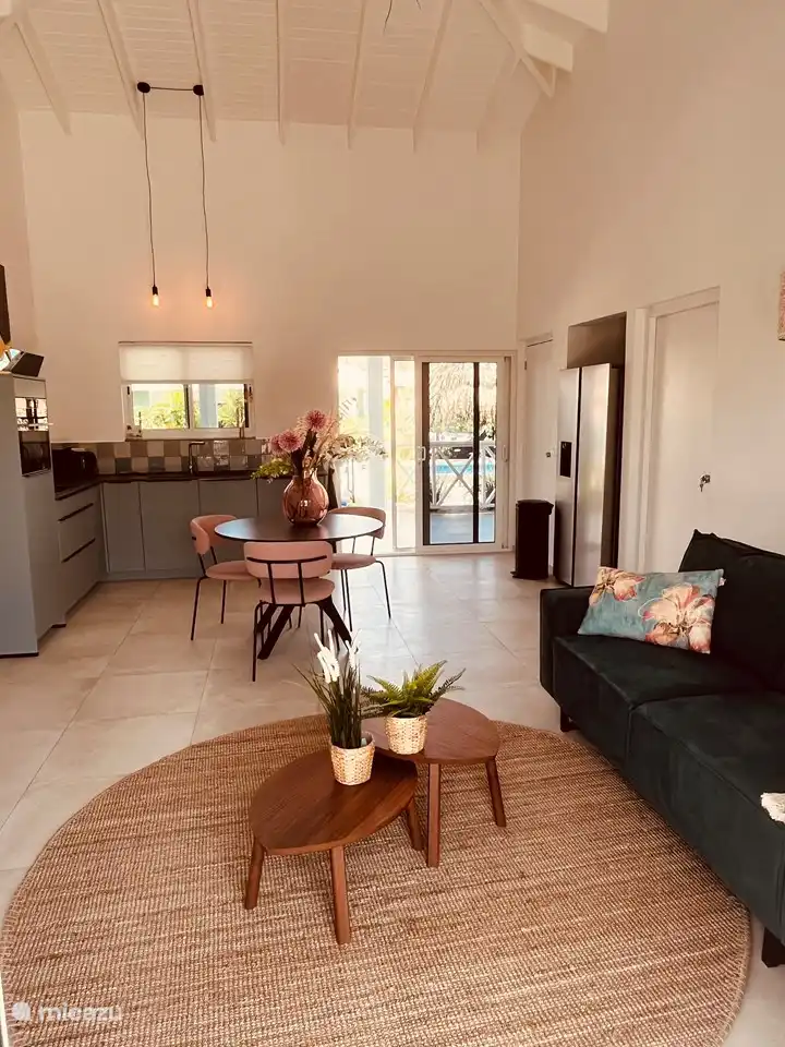 Schöner hoher Raum.