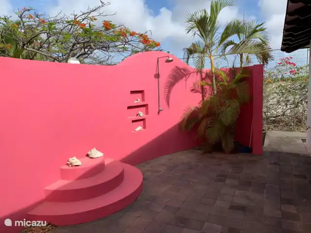 Location de Vacances Bonaire, Bonaire, Kralendijk, villa - Villa Isa Mae la douche extérieure (la troisième), surtout pour les plongeurs parmi nous ou ceux qui aiment se doucher en plein air.