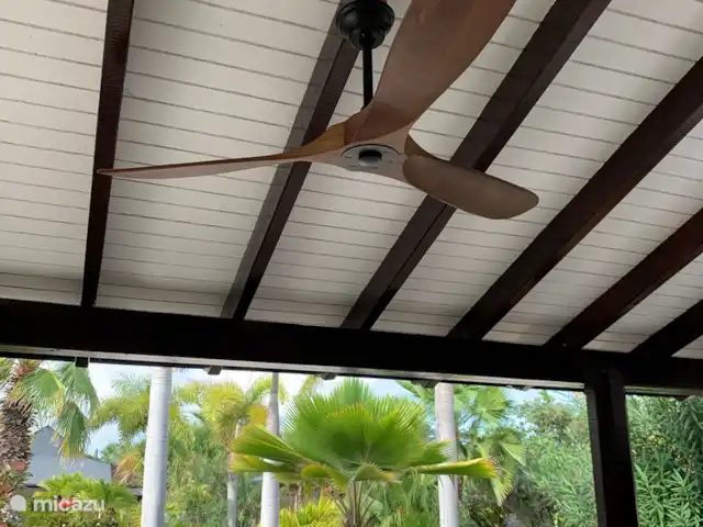 Location de Vacances Bonaire, Bonaire, Kralendijk, villa - Villa Isa Mae Il y a cinq ventilateurs et trois climatiseurs