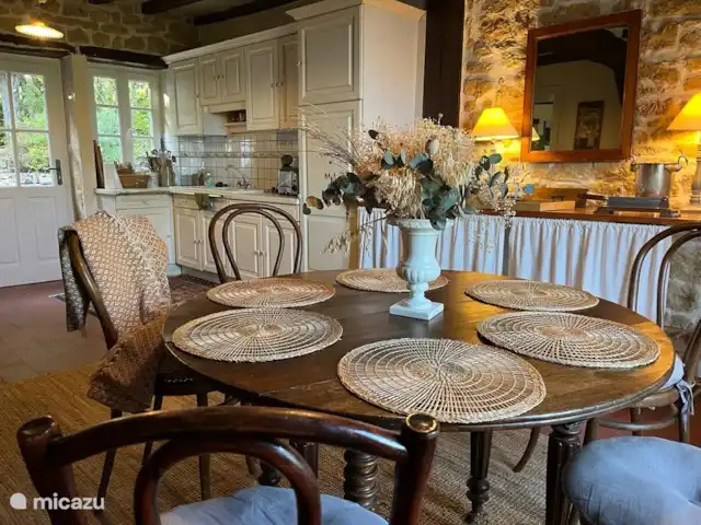 Cottage Landlust | France, Nièvre, Authiou - gîte / cottage cuisine et salle à manger