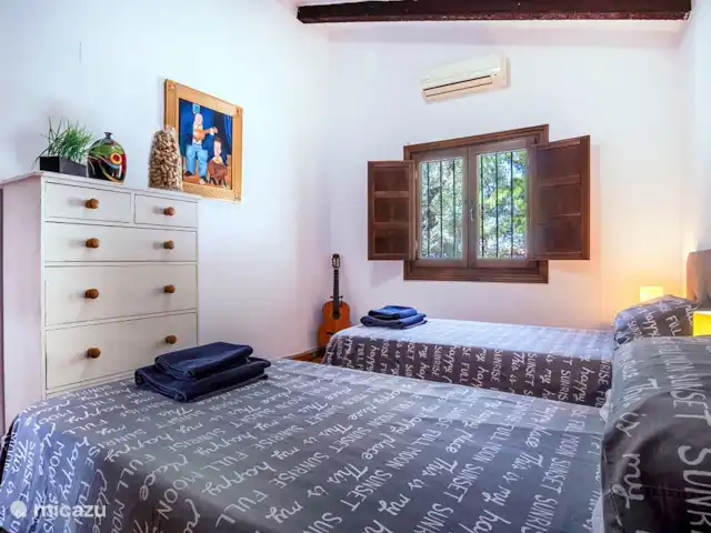 villa huren in Spanje, Andalusië, Cómpeta – Casa Rey Landelijk Slaapkamer met twee eenpersoonsbedden
