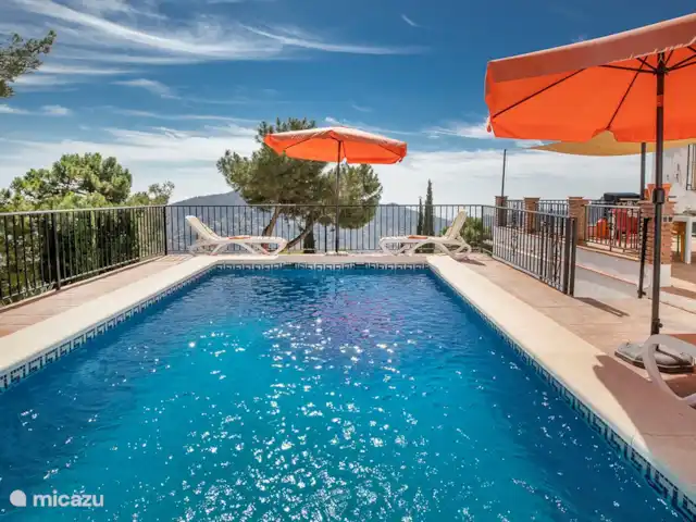 villa huren in Spanje, Andalusië, Cómpeta – Casa Rey Landelijk Zwembad en zonnebaden